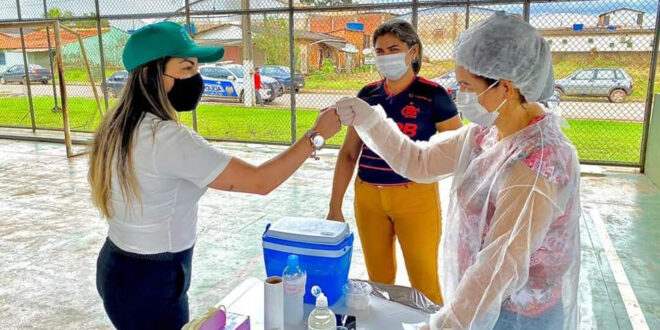 Brasiléia Inicia vacinação contra o covid-19 para jovens de 12 a 17 anos