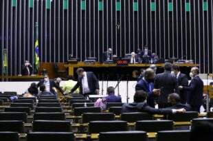 Câmara pode votar nesta quinta-feira (05), o projeto de privatização dos Correios