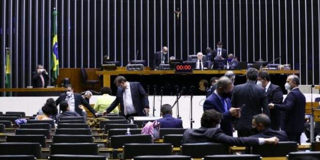 Câmara pode votar nesta quinta-feira (05), o projeto de privatização dos Correios
