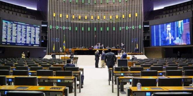 Câmara pode votar nesta terça-feira MP sobre suspensão de contratos de trabalho na pandemia