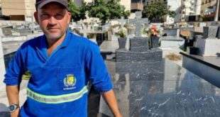 Coveiro faz sucesso no YouTube com vídeos sobre exumações