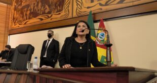 Deputada Antônia Sales comemora envio de ambulâncias para interior