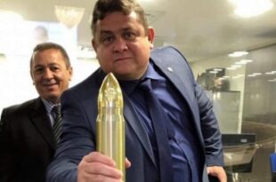 Deputado bolsonarista promete ir à cavalo e com espada na manifestação de 7 de setembro para declarar a “independência da Paraíba”