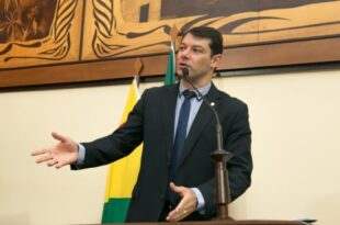 Deputado Roberto Duarte critica governador por não cumprir com termo de compromisso com cadastros de reserva da Polícia Civil