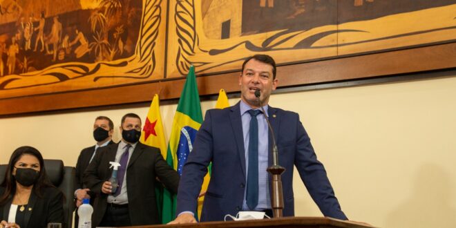 Deputado Roberto Duarte pede que governador cumpra promessa que fez aos cadastros de reserva da PMAC
