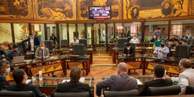 Deputados estaduais se reúnem com sindicatos da Saúde para debater PL do Igesac