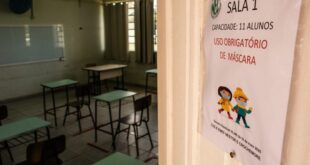 Guedes virá explicar questionamento sobre lei que garante internet para alunos e professores da rede pública