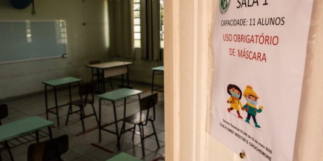 Guedes virá explicar questionamento sobre lei que garante internet para alunos e professores da rede pública