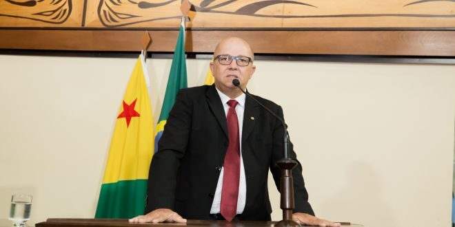 Jonas Lima diz que governo de Gladson Cameli não tem gestão e importou de Manaus pessoas do governo Amazonino Mendes