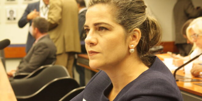 Mara Rocha participa de audiência pública sobre contraceptivo que deixou milhares de mulheres com sequelas, algumas em cadeiras de rodas