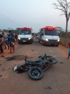 Acidente com motos deixa 4 feridos em estado grave; um está entubado no PS de Rio Branco
