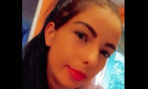 Jovem é assassinada com 14 facadas na frente do filho de 1 ano após recusar sexo com o marido 2 Jovem é assassinada com 14 facadas na frente do filho de 1 ano após recusar sexo com o marido