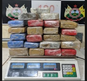 Após denúncia anônima, PM apreende mais de 17 quilos de drogas em casa abandonada