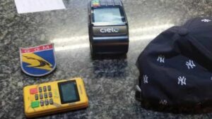 Criminosos aplicam ‘golpe da 3ª dose’ para clonar celular 2 Criminosos aplicam ‘golpe da 3ª dose’ para clonar celular