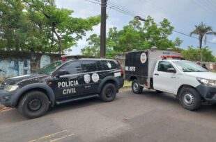 Corpo de homem é encontrado com pés e mãos amarradas próximo de cemitério