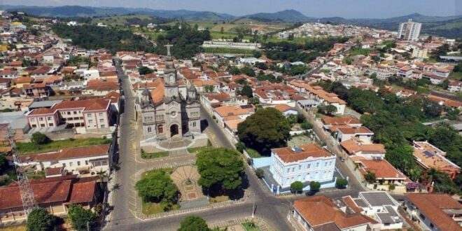 Adolescentes morrem após colocar fogo em madeira dentro de quarto para tentar combater frio