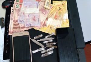 Polícia Civil descobre ‘boca de fumo’ e prende três jovens por tráfico de drogas
