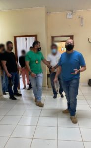 Casal de bolivianos é preso com certidões de nascimento falsas na Oca