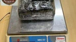 Polícia apreende cocaína em táxi que vinha da Bolívia, na BR-317
