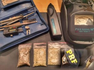 Policial é preso em flagrante transportando diamantes de extração ilegal na BR-364