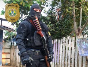 Polícia Civil deflagra operação na região do Calafate e prende três pessoas em flagrante