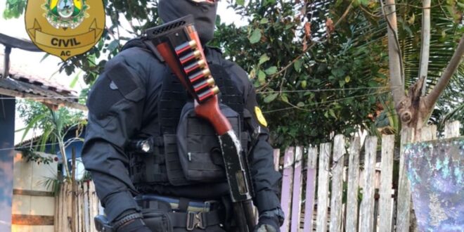 Polícia Civil deflagra operação na região do Calafate e prende três pessoas em flagrante