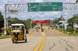 Acreanos e peruanos realizam manifestação pela reabertura da fronteira Brasil/ Peru