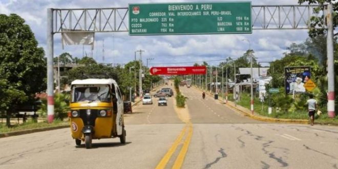 Acreanos e peruanos realizam manifestação pela reabertura da fronteira Brasil/ Peru