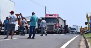 Agronegócio convocou bloqueios nas estradas dizem líderes caminhoneiros