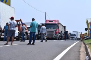 Agronegócio convocou bloqueios nas estradas dizem líderes caminhoneiros