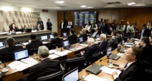 CCJ do Senado derruba coligações