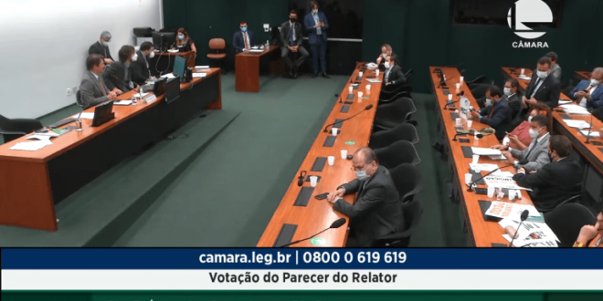 Comissão adia para esta quinta-feira votação da reforma administrativa