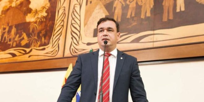 Daniel Zen manifesta preocupação com retorno das aulas presenciais
