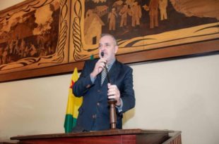 Deputado José Luís Tchê diz que presidente faz brasileiros passarem vergonha