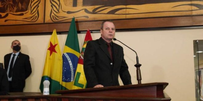 Deputado Pedro Longo destaca assinatura de ordem de serviço feita pelo governador