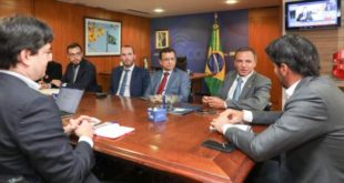 Gonzaga se reúne com ministro das Comunicações e Bittar para levar internet a todas as regiões do Acre