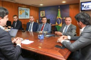 Gonzaga se reúne com ministro das Comunicações e Bittar para levar internet a todas as regiões do Acre