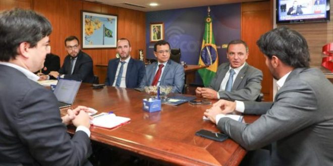 Gonzaga se reúne com ministro das Comunicações e Bittar para levar internet a todas as regiões do Acre