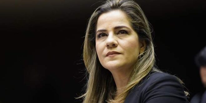 Mara Rocha reage contra tentativa de impedir produtor da resex Chico Mendes de participar de audiência na Câmara dos Deputados