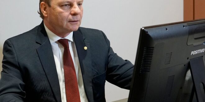 Pedro Longo comemora integração de servidores do Igesac à Sesacre e parabeniza Gladson por investimentos em Educação