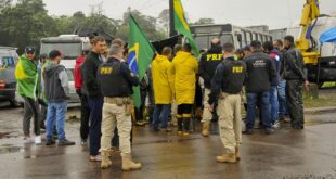 PRF libera rodovias interditadas e acaba com 33 pontos de bloqueio