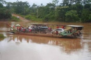 Revolta em Xapuri: ponte não sai e espera pela balsa que liga à Sibéria demora até quatro horas
