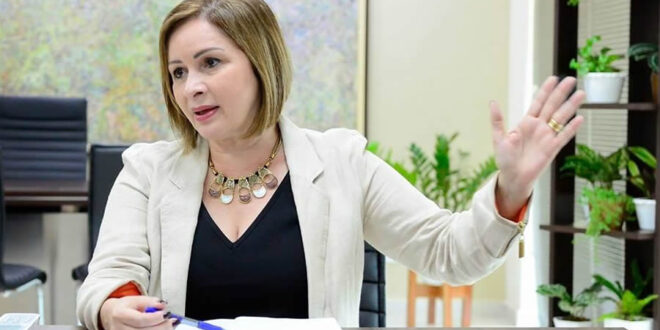 Socorro Néri abre processo administrativo para apurar possíveis irregularidades cometidas pela Diretora de Ensino da SEE