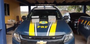 PRF aprende quase 11 quilos de cloridrato de cocaína na BR-317 em Senador Guiomard 2 PRF aprende quase 11 quilos de cloridrato de cocaína na BR-317 em Senador Guiomard