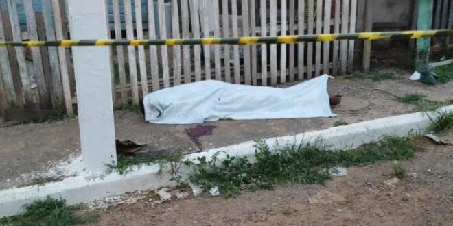 Homem tenta fazer “gato” de energia, leva choque, cai de poste e morre em Rio Branco