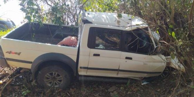 Acidente na BR 364 entre Sena e Bujari deixa adolescente em estado grave e 4 pessoas feridas