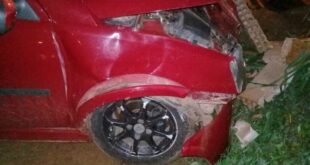 Em fuga, homem bate carro em árvores, confessa que havia bebido e acaba preso