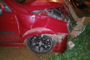 Em fuga, homem bate carro em árvores, confessa que havia bebido e acaba preso