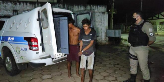 Dupla é detida por vigilante e entregue à PM após furtos em residencial em Rio Branco