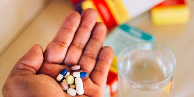 Audiência analisa projeto que permite venda de medicamentos em supermercados